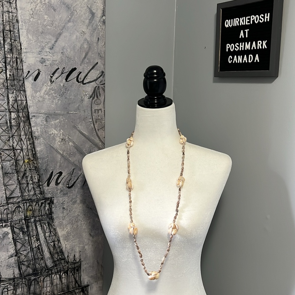 Vintage Handmade Seashell Necklace from the 1960s in pristine condition.